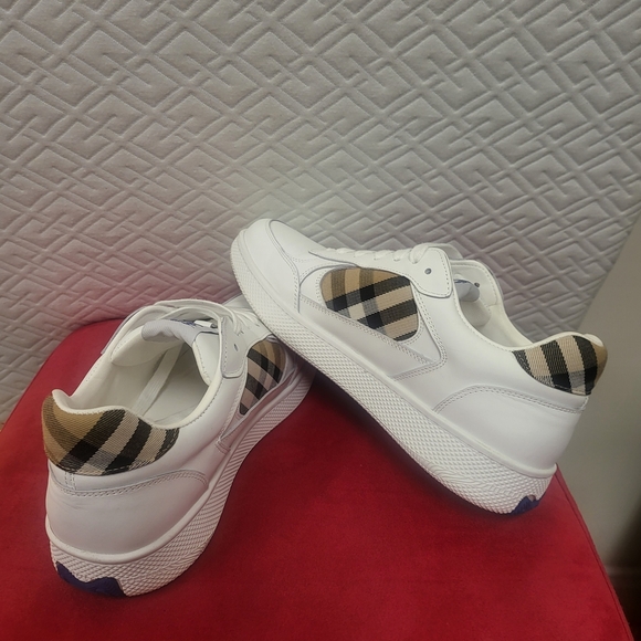 Burberry Terrace Check Sneakers - Picture 2 of 16
